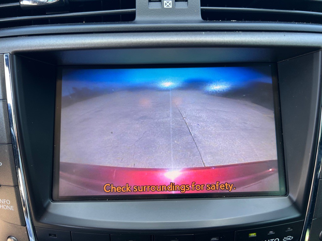 2011 Lexus IS Image 23