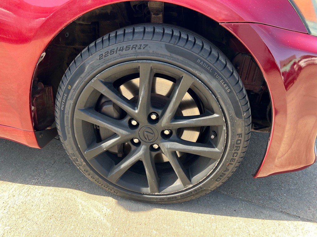 2011 Lexus IS Image 25