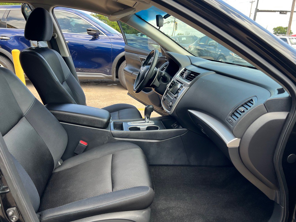 2017 Nissan Altima Image 13