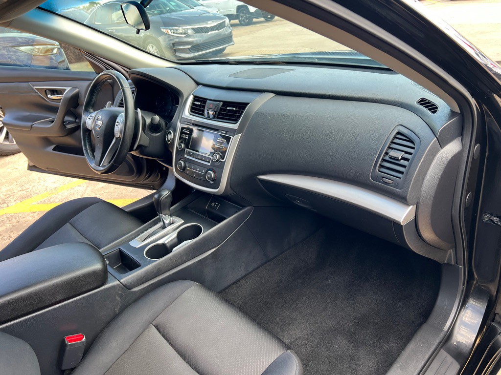 2017 Nissan Altima Image 14