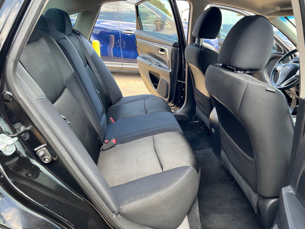 2017 Nissan Altima Image 15