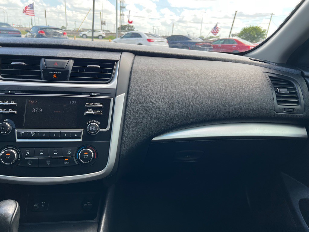 2017 Nissan Altima Image 22