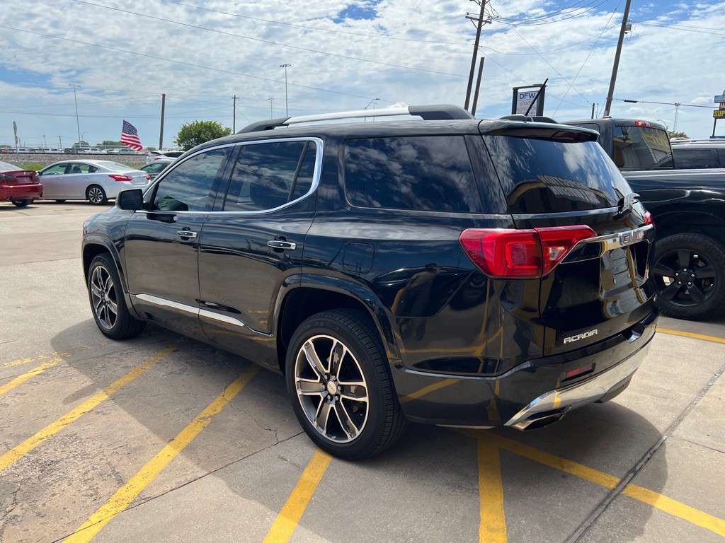 2017 GMC Acadia Image 4