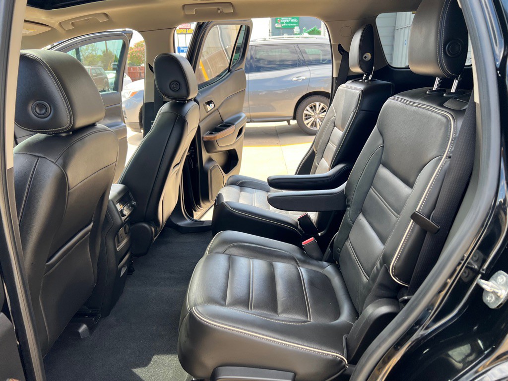 2017 GMC Acadia Image 18