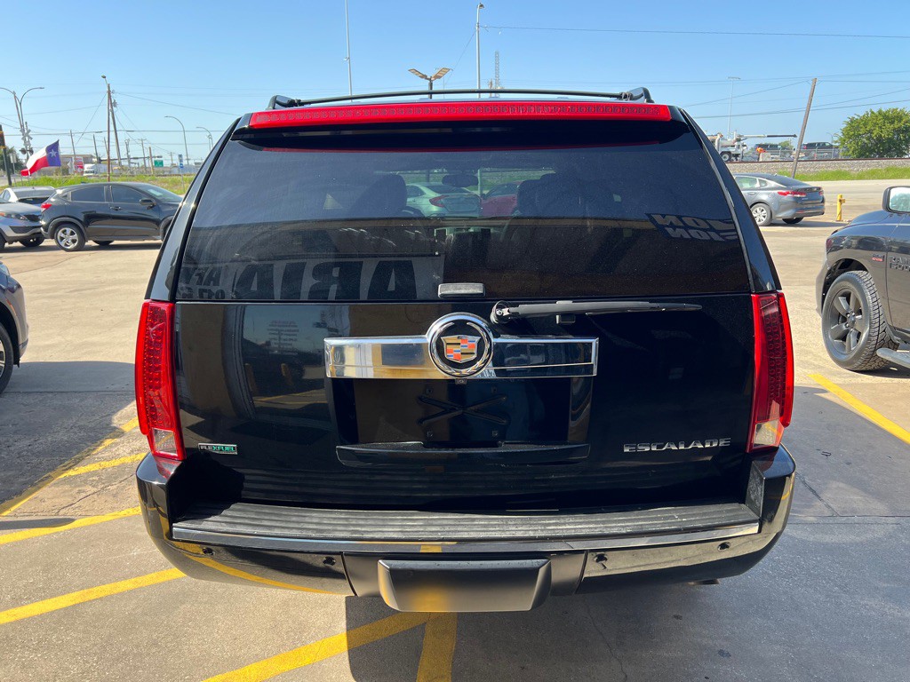 2011 Cadillac Escalade Image 5