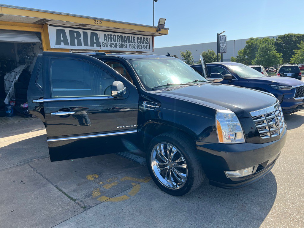 2011 Cadillac Escalade Image 7