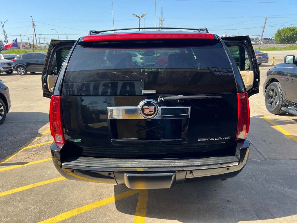 2011 Cadillac Escalade Image 11