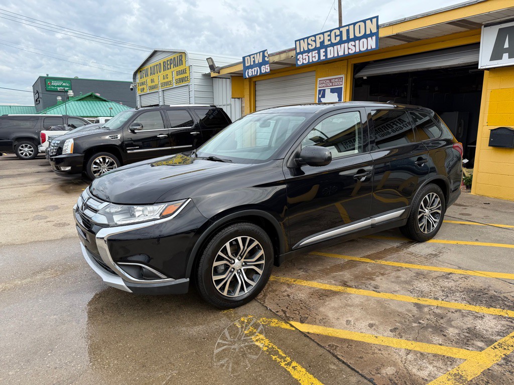 2017 Mitsubishi Outlander Image 3