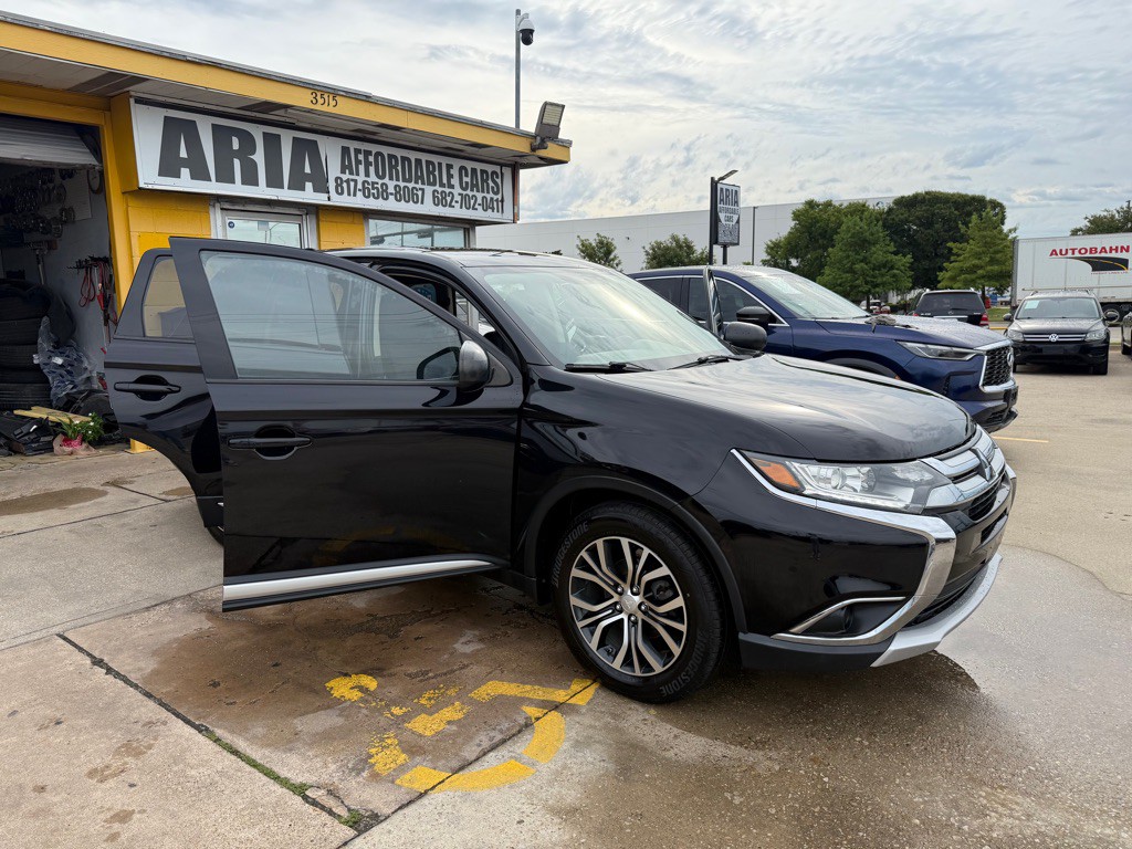 2017 Mitsubishi Outlander Image 7