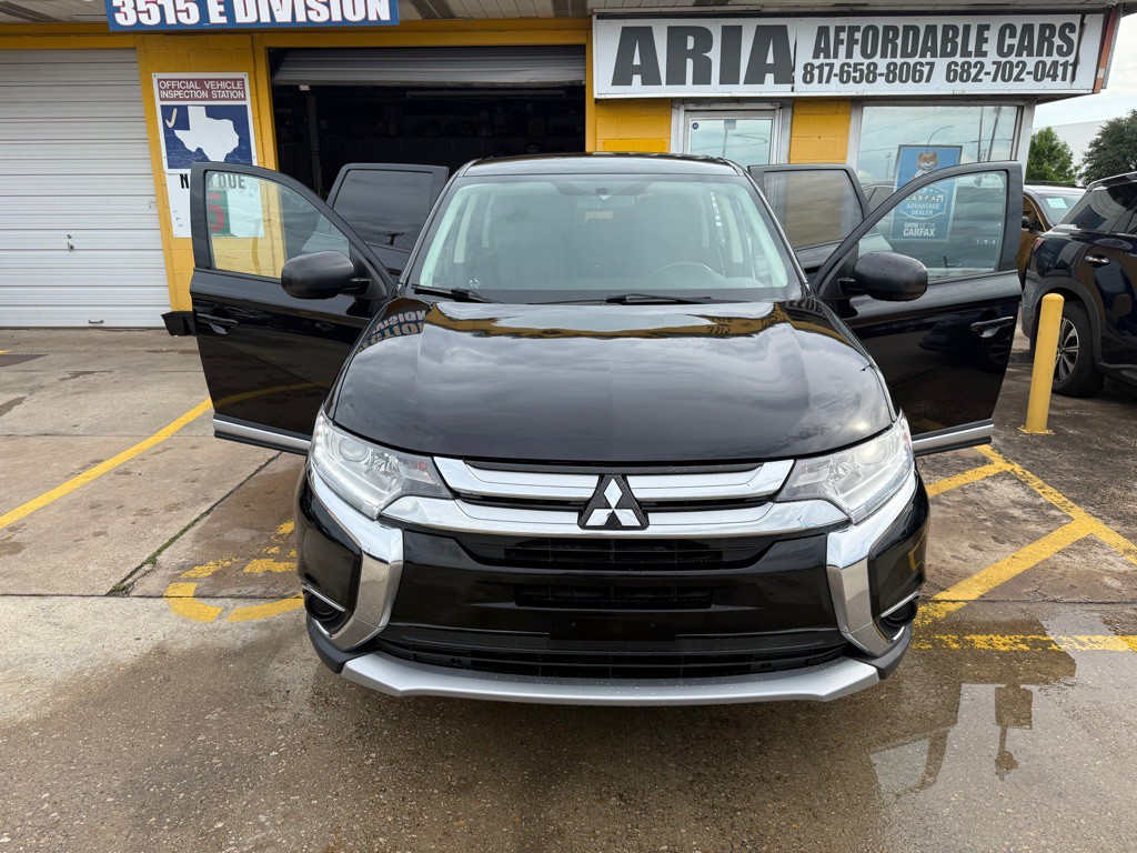 2017 Mitsubishi Outlander Image 8