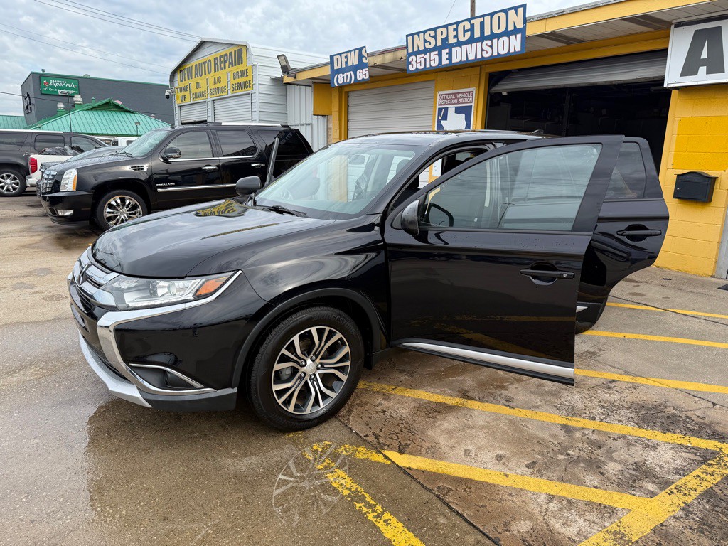 2017 Mitsubishi Outlander Image 9
