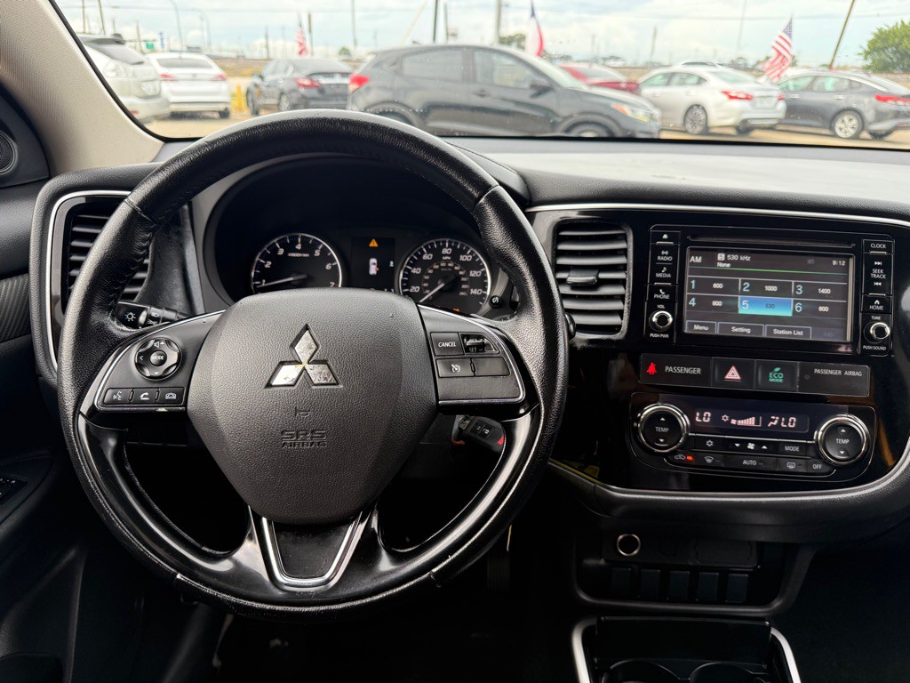 2017 Mitsubishi Outlander Image 22