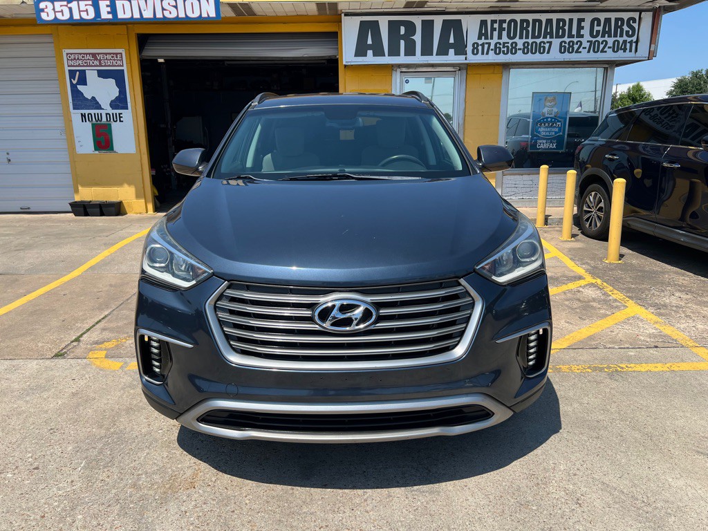 2017 Hyundai Santa Fe Image 2