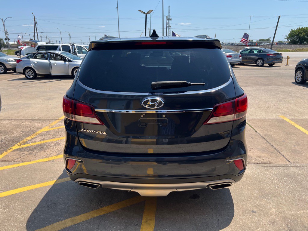 2017 Hyundai Santa Fe Image 5
