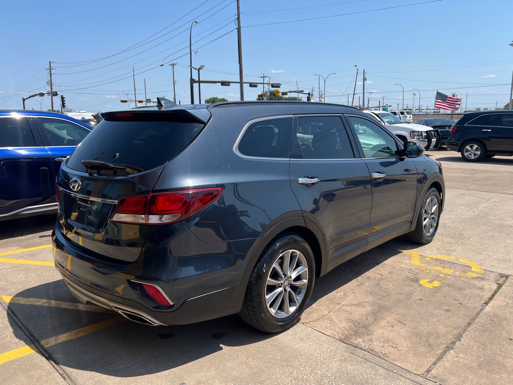 2017 Hyundai Santa Fe Image 6