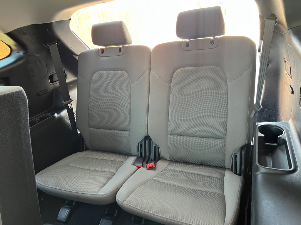 2017 Hyundai Santa Fe Image 19