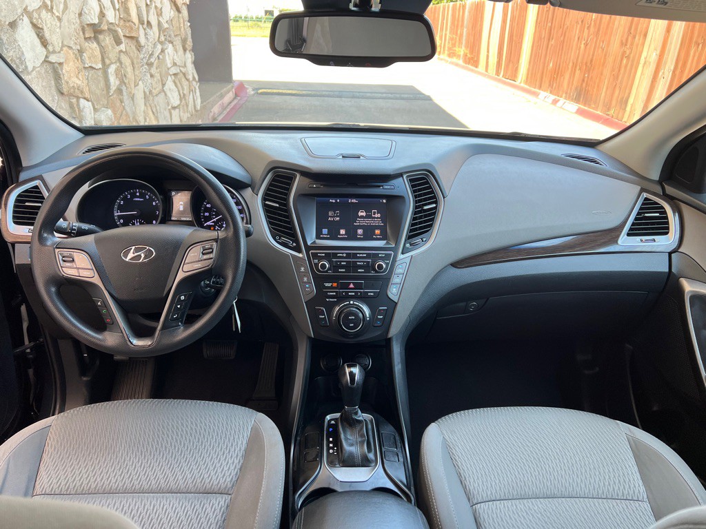 2017 Hyundai Santa Fe Image 24