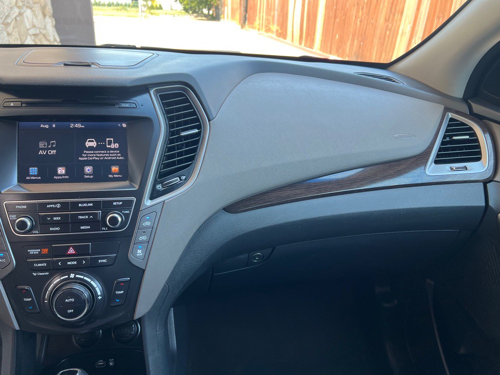 2017 Hyundai Santa Fe Image 26