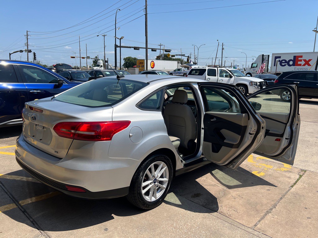2018 Ford Focus Image 12