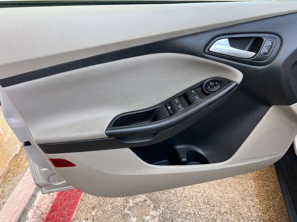 2018 Ford Focus Image 17