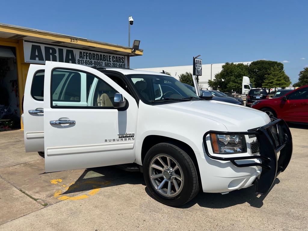 2012 Chevrolet Suburban Image 7