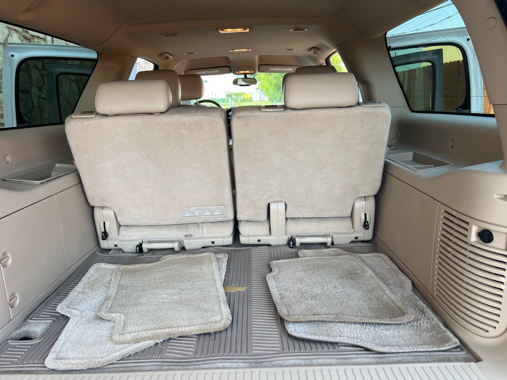 2012 Chevrolet Suburban Image 14