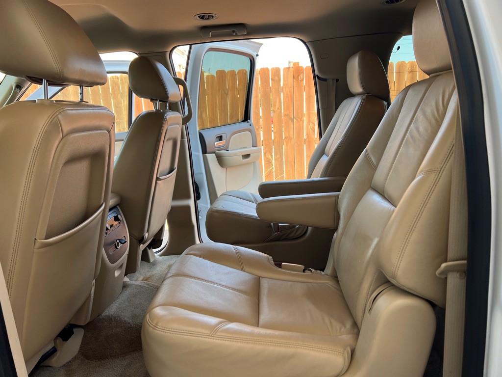 2012 Chevrolet Suburban Image 15
