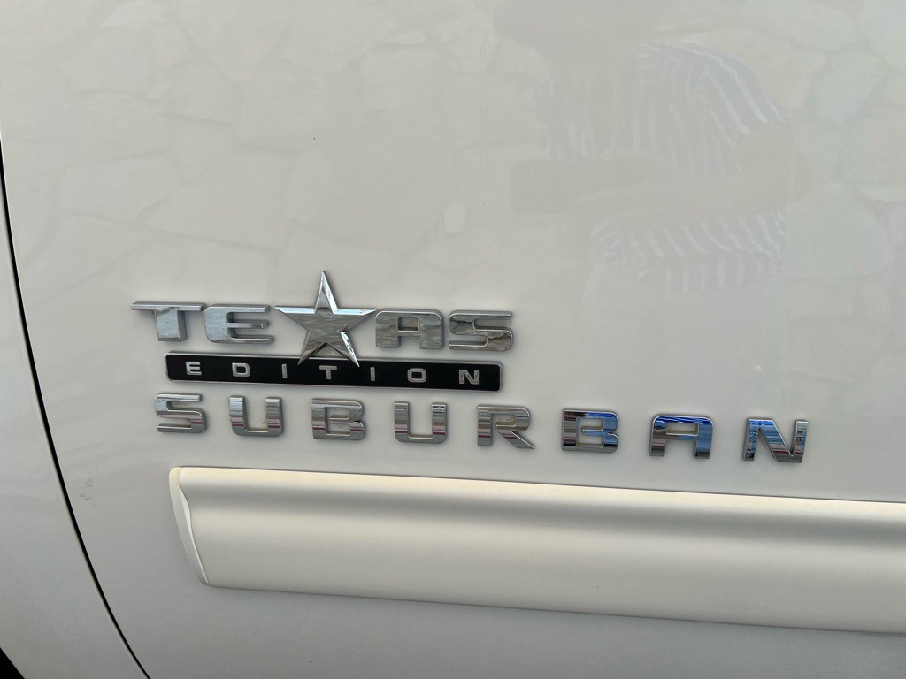 2012 Chevrolet Suburban Image 20