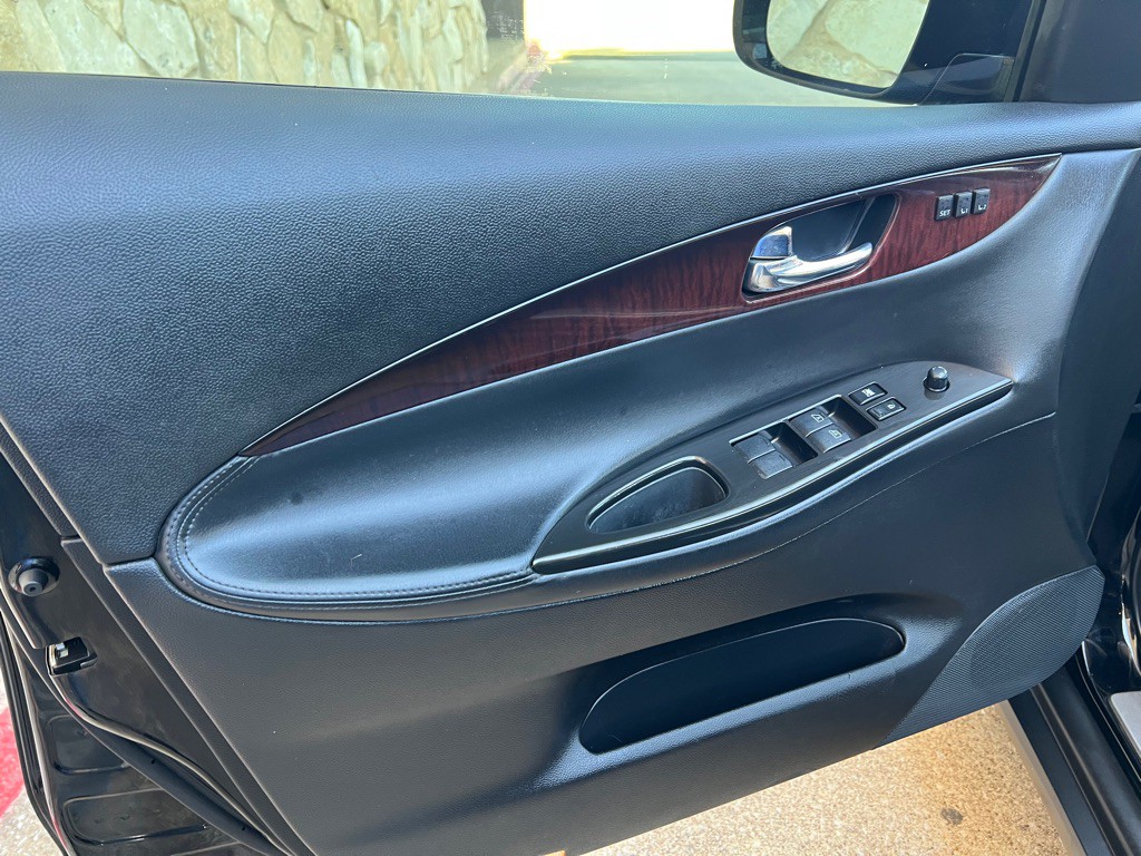 2017 INFINITI QX50 Image 17