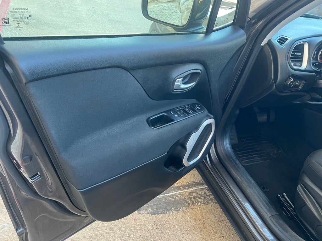 2018 Jeep Renegade Image 16
