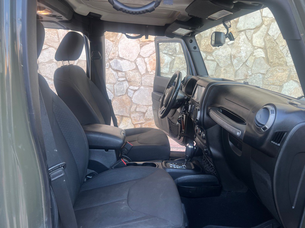2015 Jeep Wrangler Unlimited Image 12