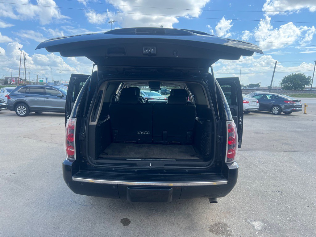 2011 GMC Yukon Image 11