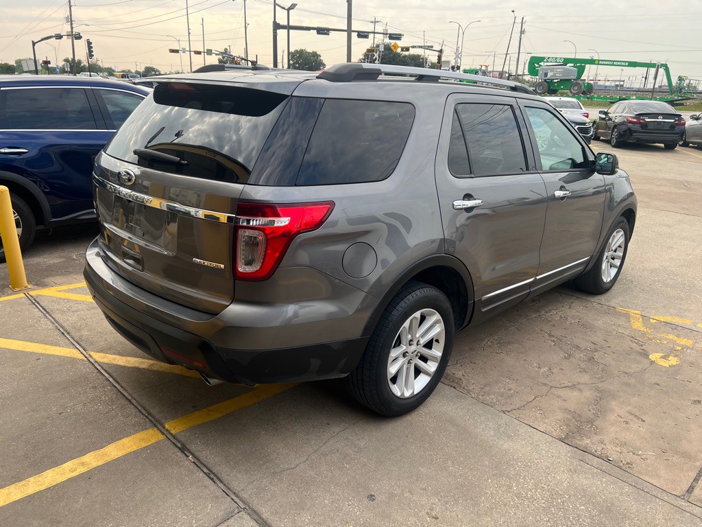 2013 Ford Explorer Image 6