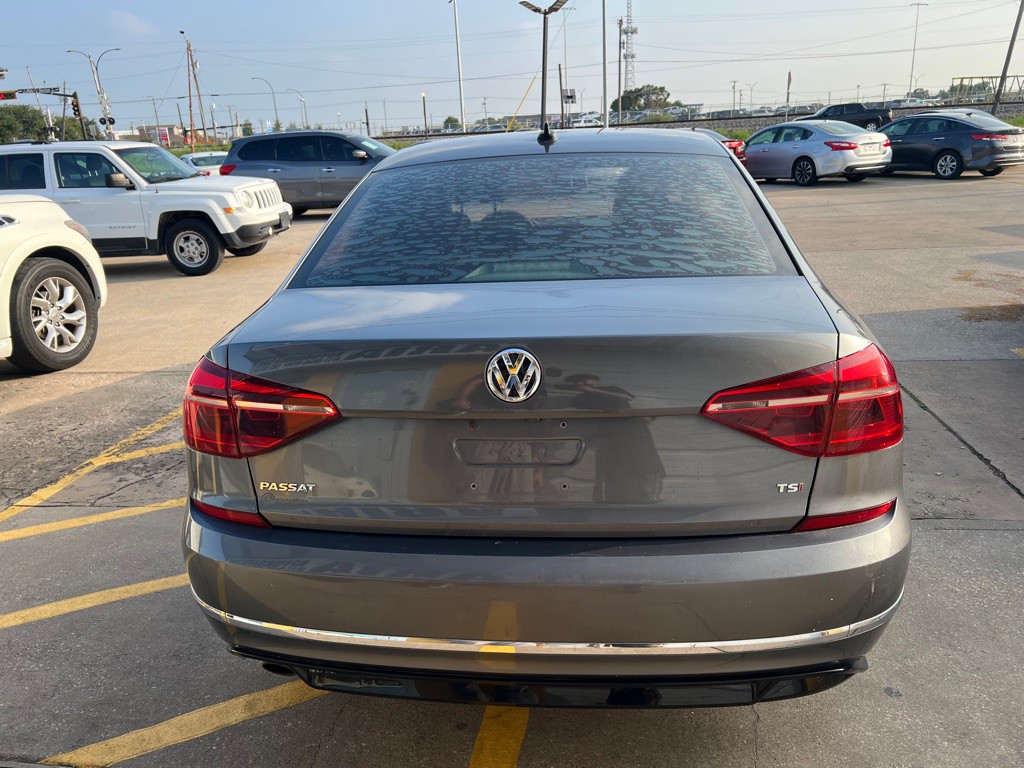2018 Volkswagen Passat Image 5