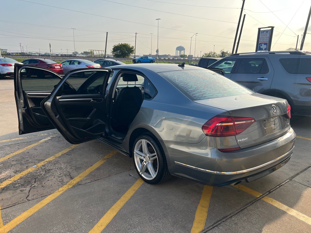 2018 Volkswagen Passat Image 10
