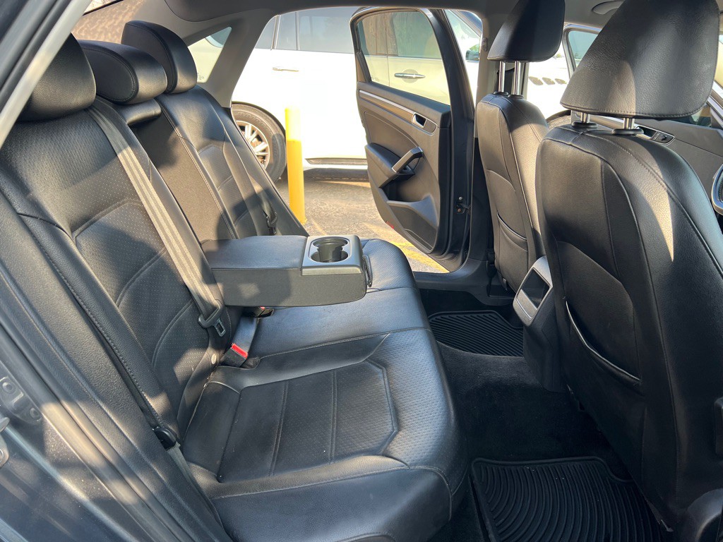 2018 Volkswagen Passat Image 15