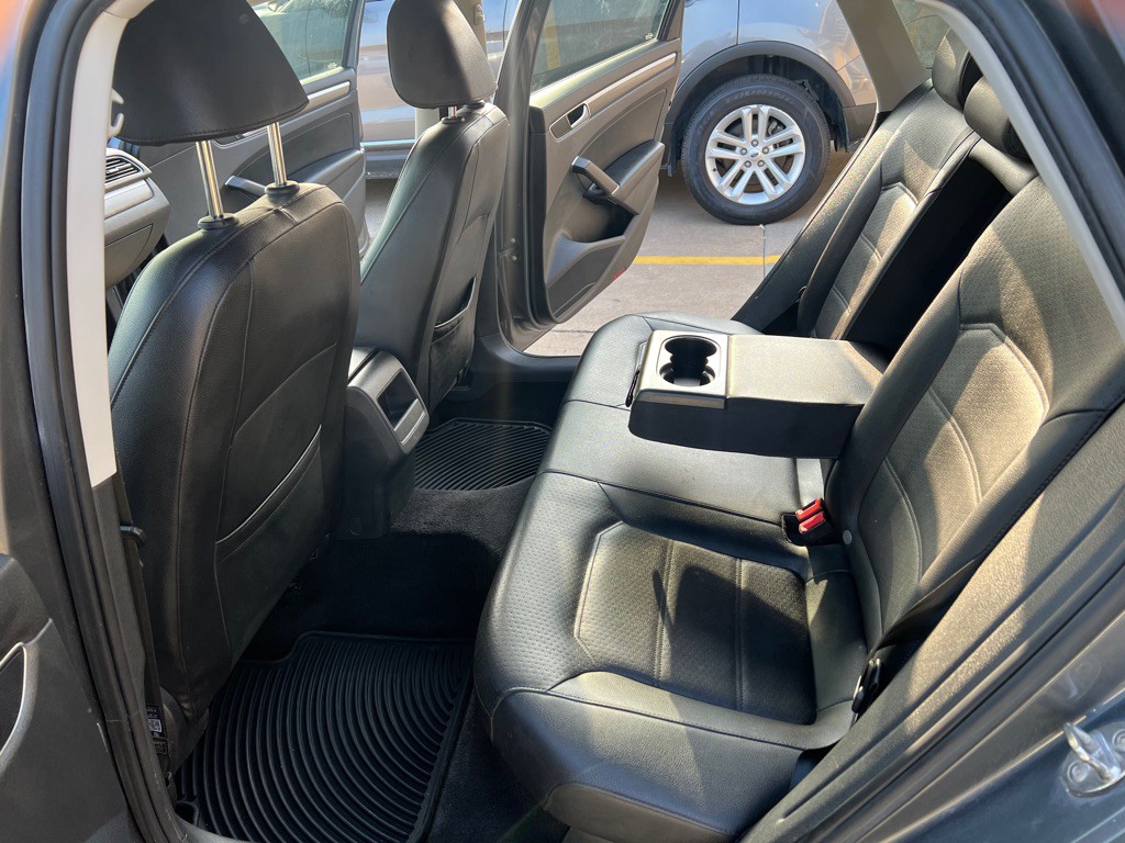2018 Volkswagen Passat Image 16