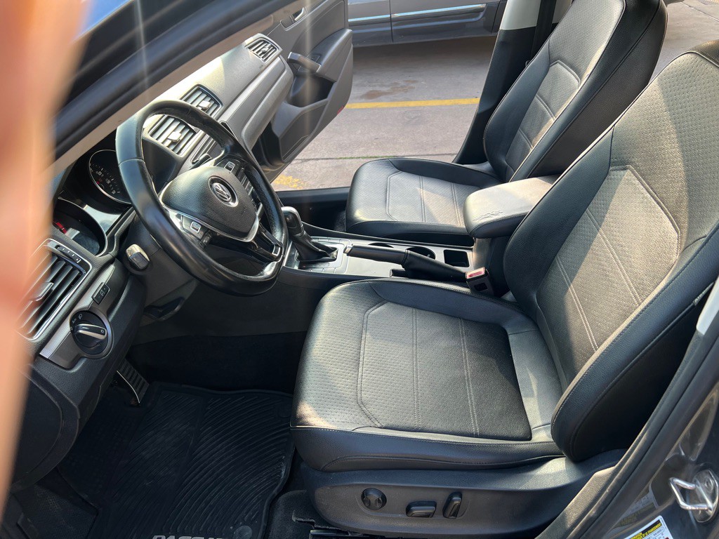 2018 Volkswagen Passat Image 18