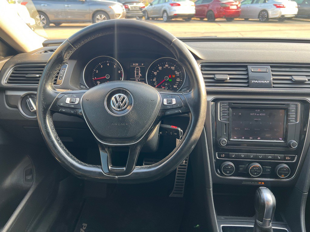 2018 Volkswagen Passat Image 20