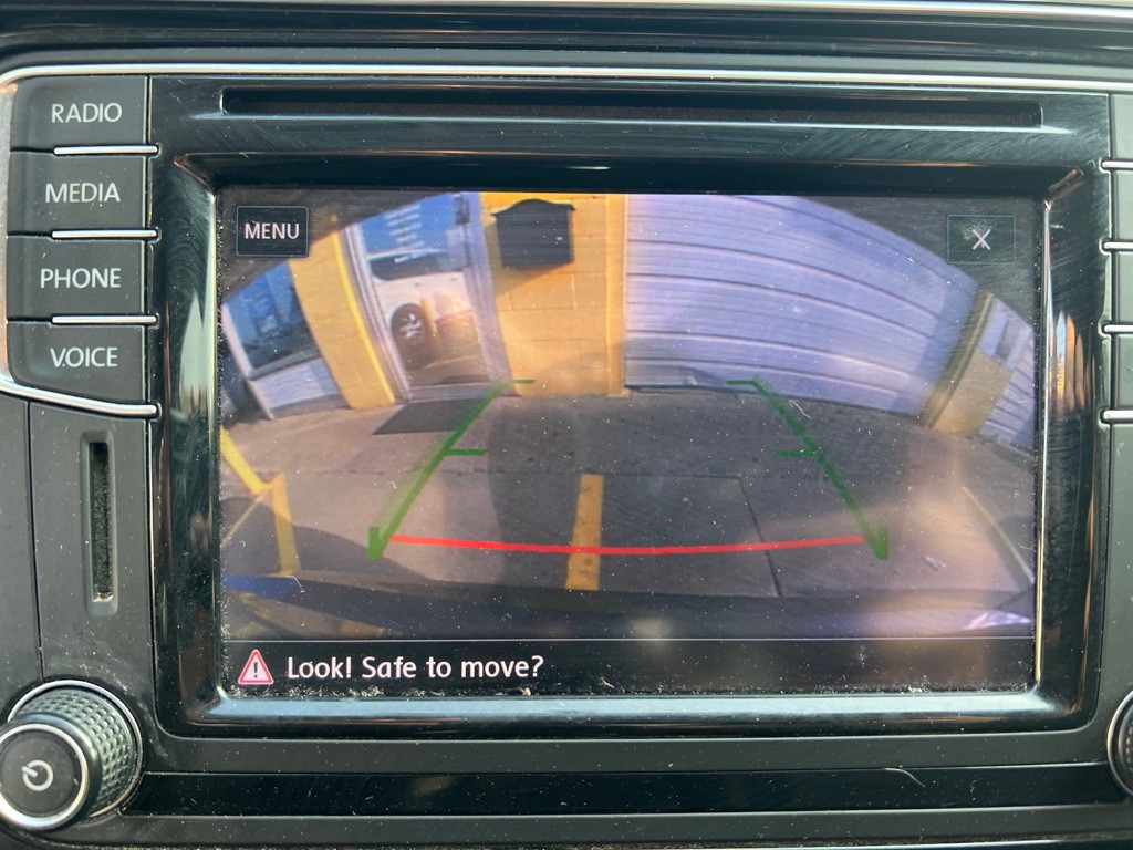 2018 Volkswagen Passat Image 23
