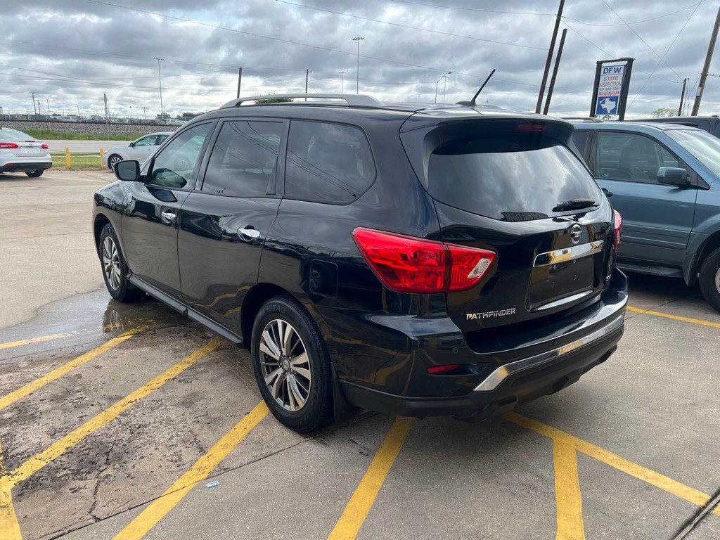 2018 Nissan Pathfinder Image 4