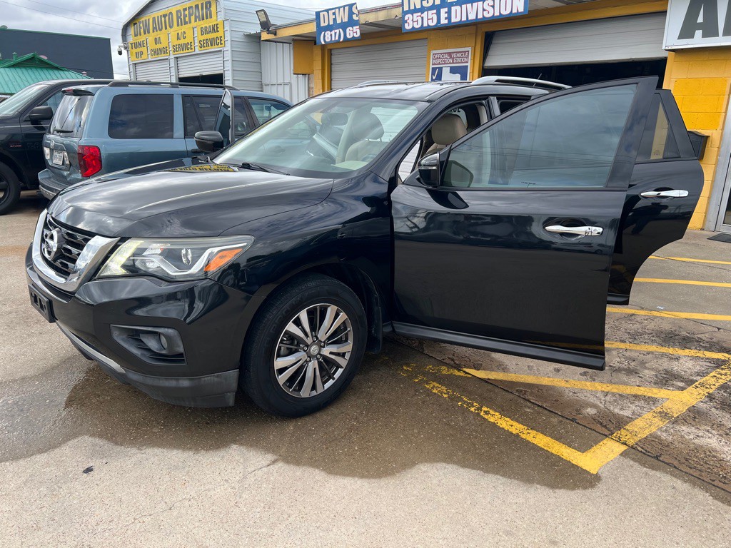 2018 Nissan Pathfinder Image 9