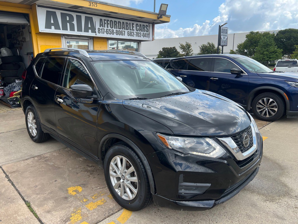 2019 Nissan Rogue Image 1