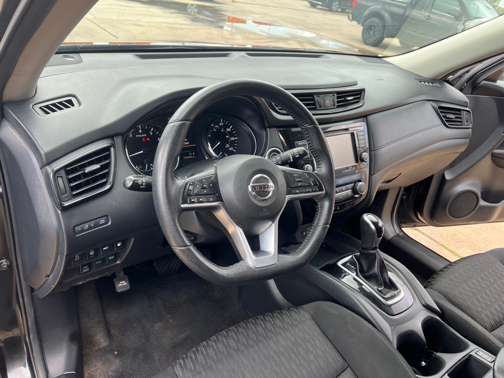 2019 Nissan Rogue Image 16