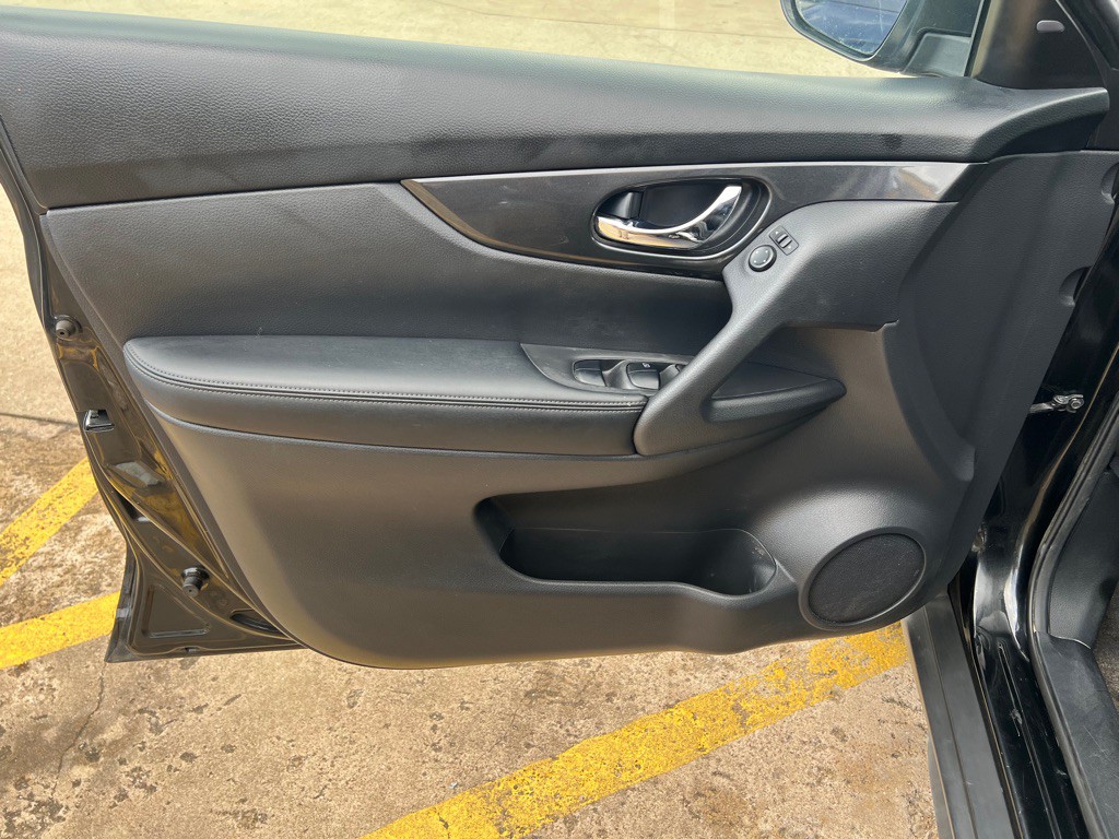 2019 Nissan Rogue Image 21