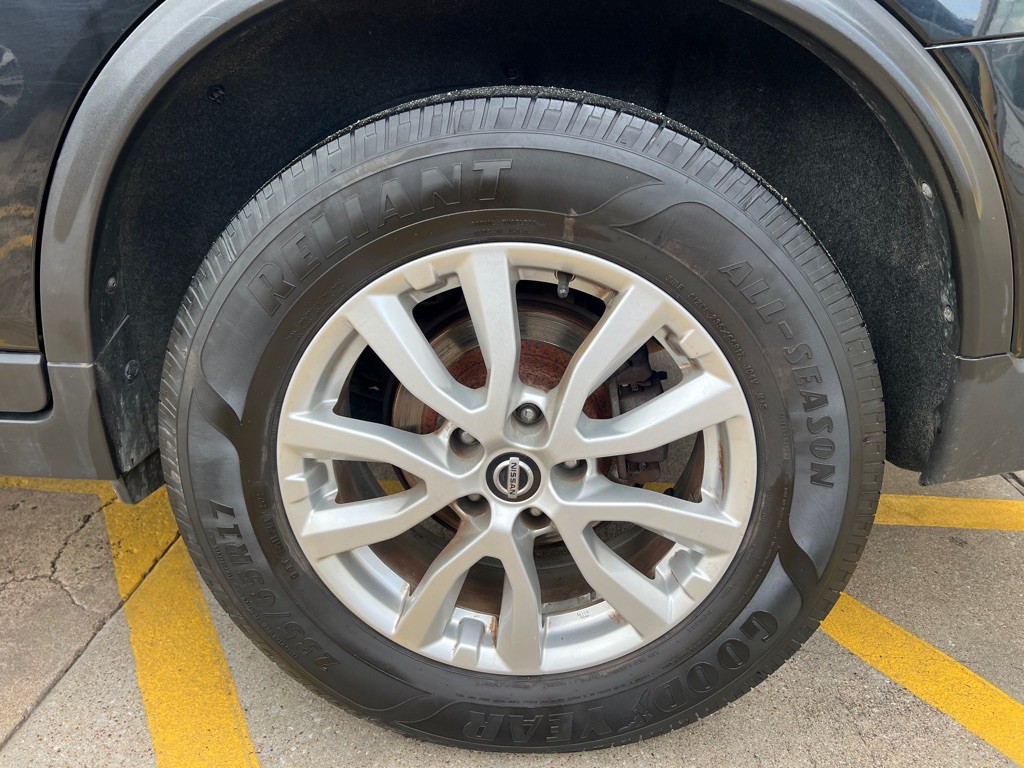 2019 Nissan Rogue Image 24