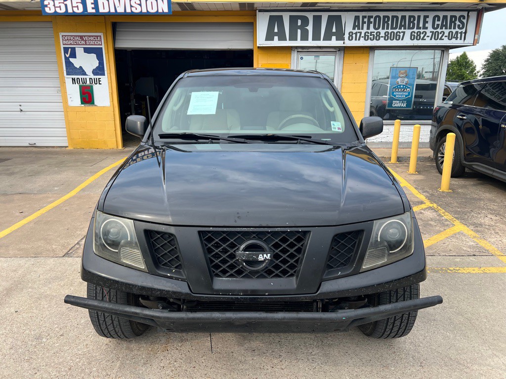 2011 Nissan Frontier Image 2