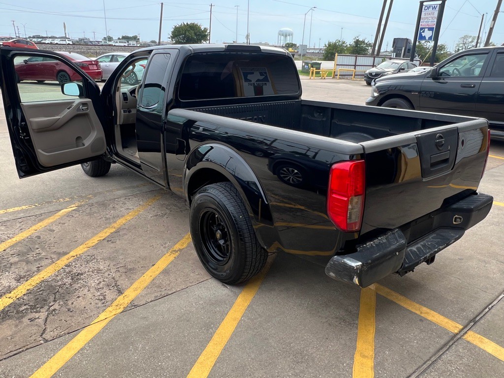 2011 Nissan Frontier Image 10