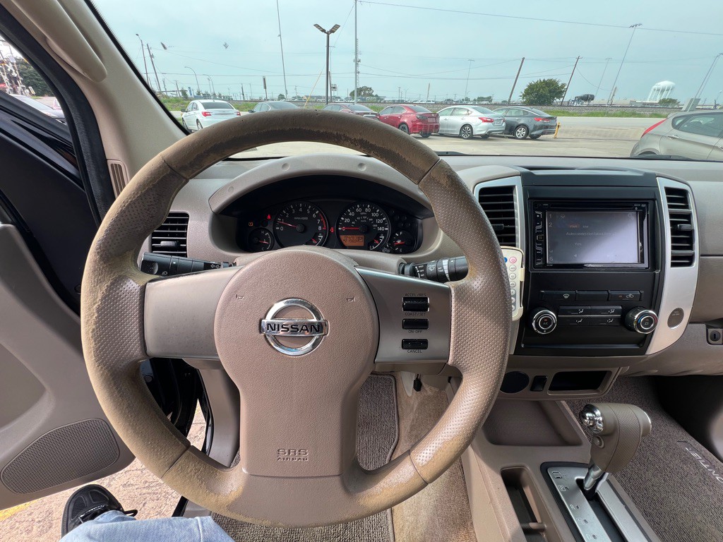 2011 Nissan Frontier Image 21