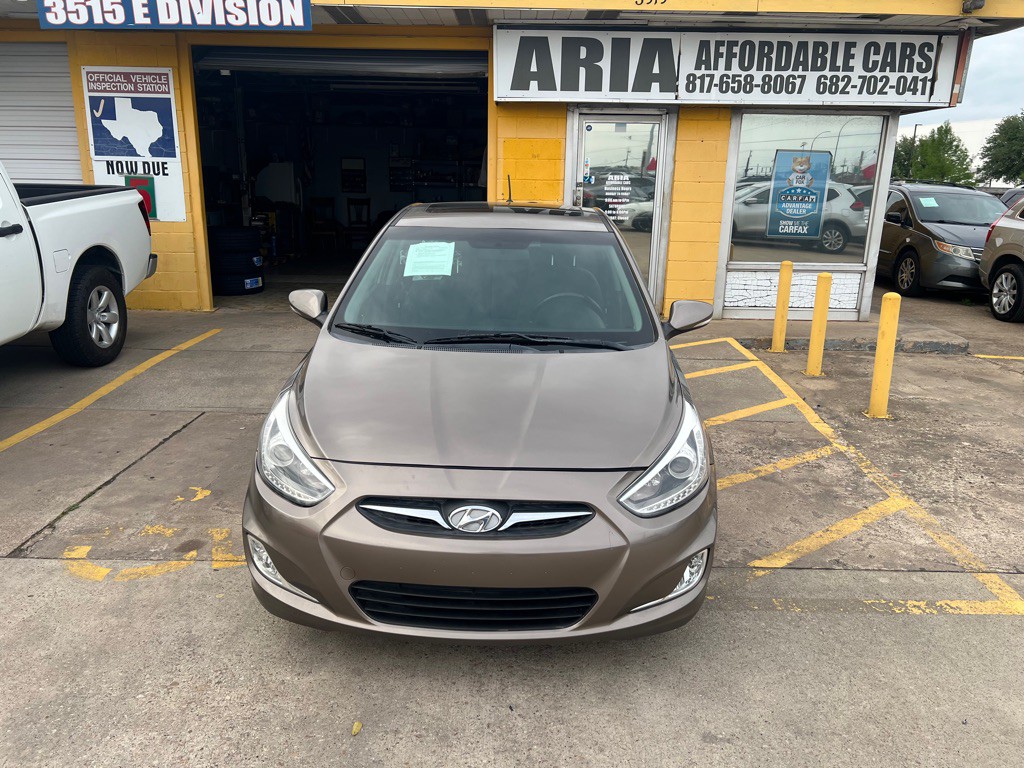 2014 Hyundai Accent Image 2